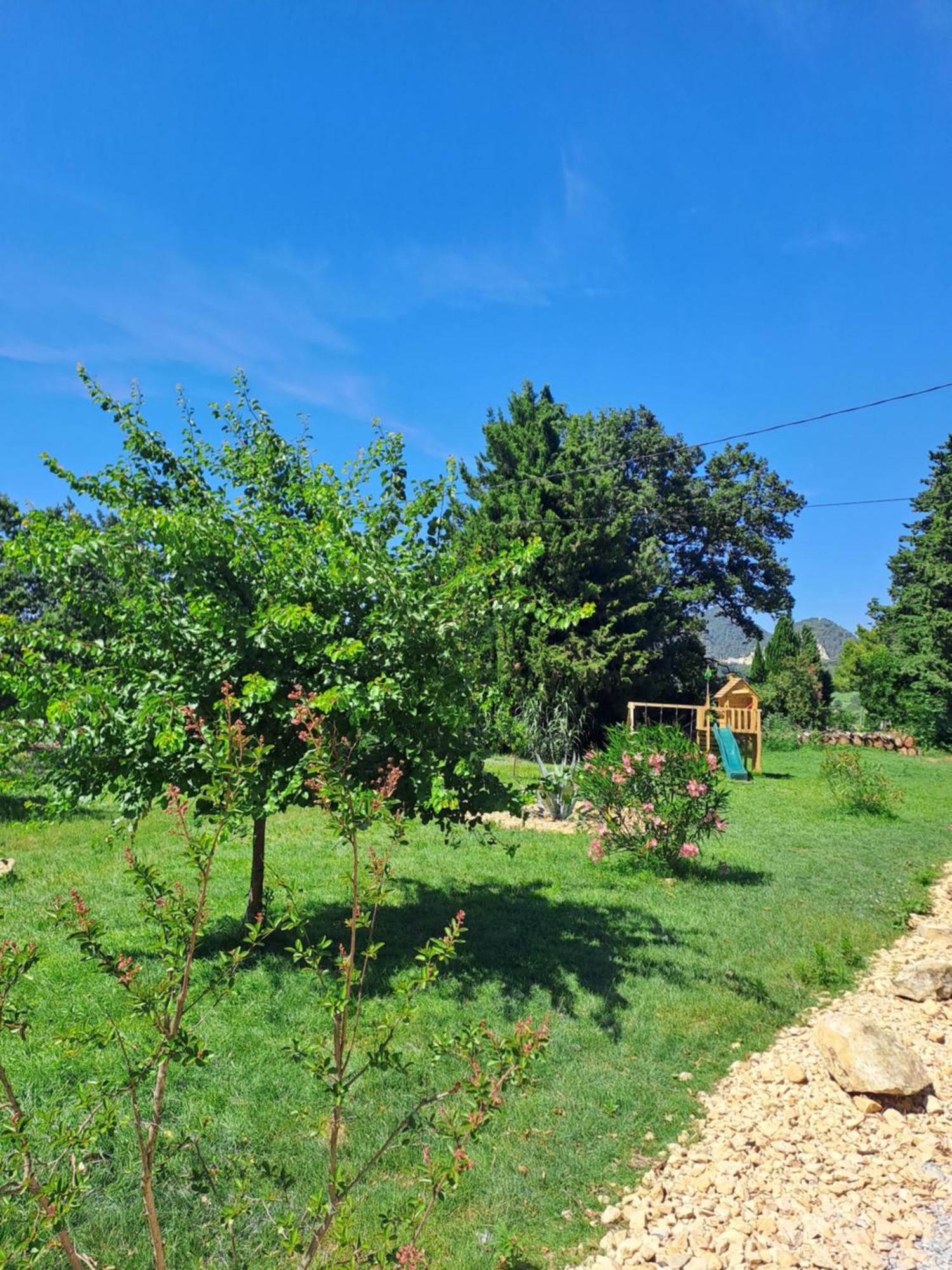 Le Gite Tilia Sablet Luaran gambar